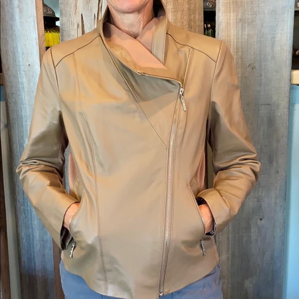 Beautiful tan leather Doncaster jacket